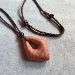 ハンドメイド 木製ネックレス、ペンダント