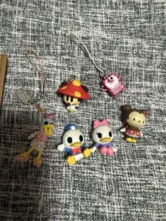 ディズニー　キャラクター ストラップセット 6個