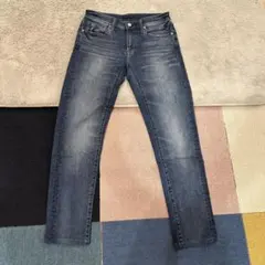 UNIQLOジーンズ　ウエスト73センチ