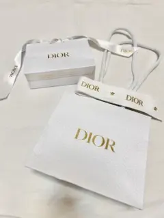 Dior ホワイトショップ袋 リボン付き