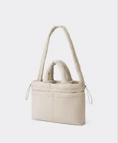 パフドローストリングショルダーバッグ　GU ベージュ　Olend風