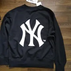 新品未使用　MLB ニューヨークヤンキース NY　Mサイズ　トレーナー　黒色