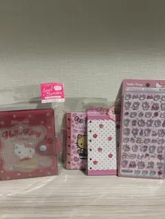 Hello Kitty シールバインダーとキティボンドロミニセット
