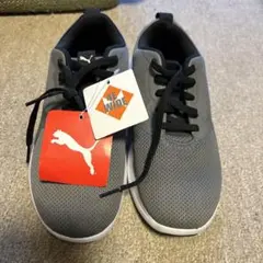 未使用品　プーマ　シューズ23.5ワイド