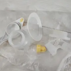 medela 母乳搾乳器 本体と部品セット
