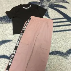 Tシャツとカーゴパンツセット