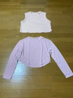 薄いピンクのヨガウェアセット