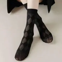 【新品未使用】BLACK／ダイヤチェックのシアーソックスのサムネイル
