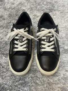 ベルサーチ　ブラックレザー　ジッパー付き スニーカー
