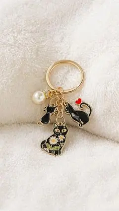 猫 キーホルダー フラワー＆ハート｜黒猫 チャーム パール付き 可愛い バッグ