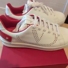 VALENTINO ホワイト レッド スニーカーのサムネイル