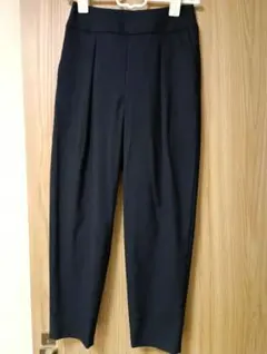 ブラック タック入りスラックスパンツ36美品