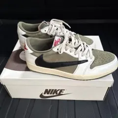 Travis scott × Nike エアジョーダン1 リバースオリーブ