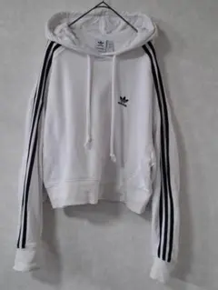 adidas トレフォイル 3ストライプ フード付きクロップドパーカー　Lサイズ