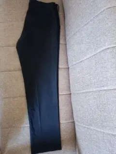 UNIQLO 黒スラックス ウエスト79cm レングス76cm 感動パンツ