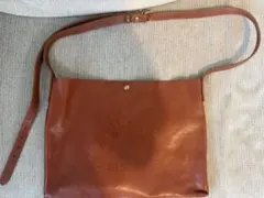 【美品】IL BISONTE レザー ショルダーバッグ ブラウンのサムネイル