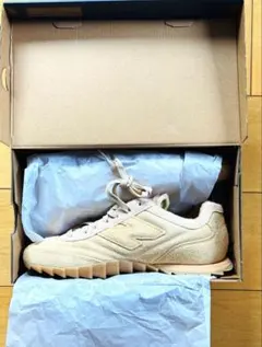 AURALEE × New Balance RC30 "Tan"のサムネイル