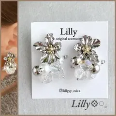 #922 大ぶり/フラワー/シルバー/揺れる/ビーズ/ハンドメイド ピアス