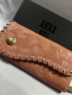 ANNA SUI 長財布　新品未使用　蝶とロゴ　型押し　牛革　箱含まず