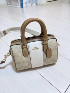 COACH ベージュ ハンドバッグ ミニサイズ