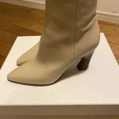 Chloe ベージュ レザー ヒールブーツのサムネイル