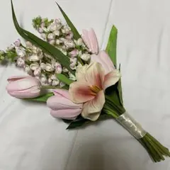 ウェディングブーケ ピンクと白の花