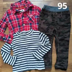 赤と黒のチェックシャツと迷彩パンツセット 95