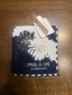新品　PAUL & JOE 花柄ハンカチ ネイビー