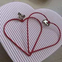 ハート型レッドイヤリング