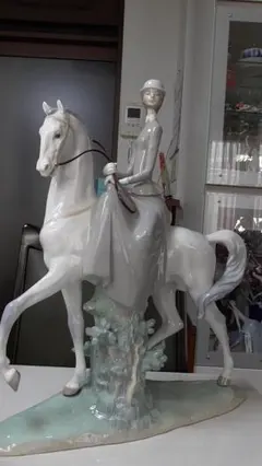 LLADRO　リヤドロ　【白い馬の少女】22　Ｈ＝45　リアドロ　L695のサムネイル