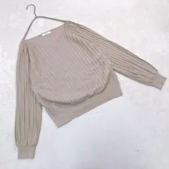 アーヴェヴェ☆Vネック　長袖リブカットソー　ニット　きれいめ　上品　プリーツ　M