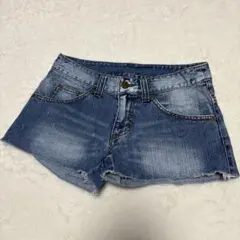 HERE'S ヒアーズ　デニム　ジーンズ　ショートパンツ　ダメージ加工
