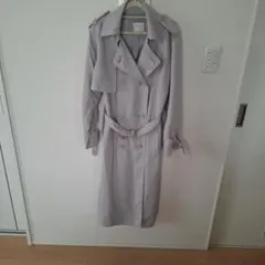 グレー ダブルブレスト トレンチコート