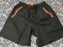 メンズ黒ショートパンツ（ジッパーポケット付き）Lサイズ