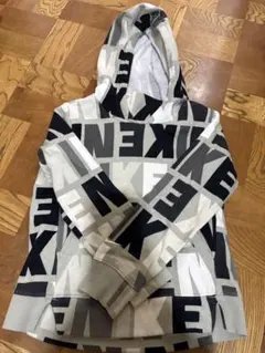 Nike グレー系 パーカー XS サイズ120〜130