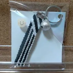 モノトーン 白黒 ミサンガ ストラップ キーホルダー