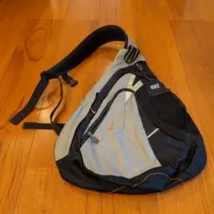 クロスター社 NIKEワンショルダーバッグ グレー×黒 ナイキ - メルカリ
