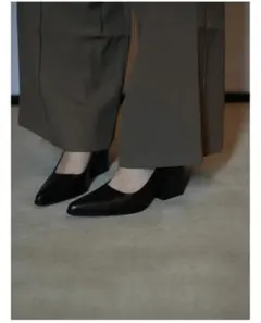 ブラック ポインテッドトゥ パンプス フラットシューズ