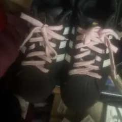 アディダス スニーカー ブラック ピンク