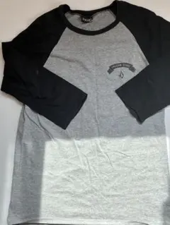 VOLCOM ボルコム 七分袖 Tシャツ Mサイズ ラグラン グレー×ブラックのサムネイル