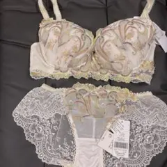 リサマリ　上下セット　新品タグ付きのサムネイル