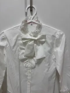 Catherina Cottage リボン付き白シャツ