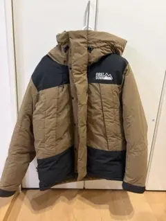 FIRST DOWN ダウンジャケット ブラウン/ブラック