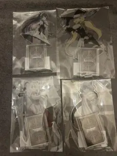 無限ガチャ 限定 即完売品 キャラクターアクリルスタンド4体 - メルカリ