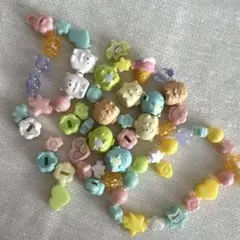 すみっコぐらし　アクセクルーラー　ビーズ　ブレスレット　ねこ　トカゲ　とんかつ