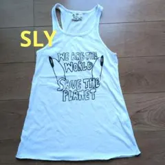 【Y2K】SLY タンクトップ ホワイト ロゴプリントのサムネイル