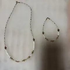 ビーズとパールのネックレスセット