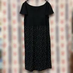 UNIQLO ブラックとドット柄半袖ひざ丈カップ付ワンピース