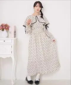 リボン柄フリル袖マキシドレス