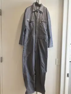 ジャンプスーツ